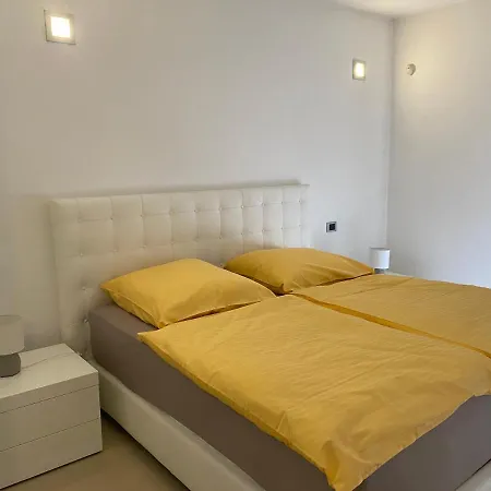 Villa Piscina Besozzo